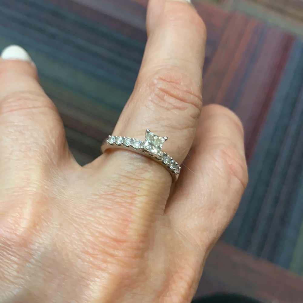 Diamond ring - Picture 3 of 4